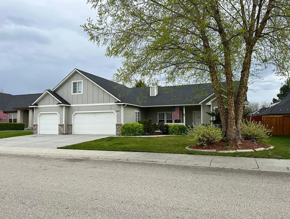 2244 N Hickory Way